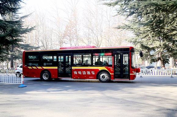 新能源客車發(fā)展面臨五大難題 廠家齊呼風(fēng)險(xiǎn)大